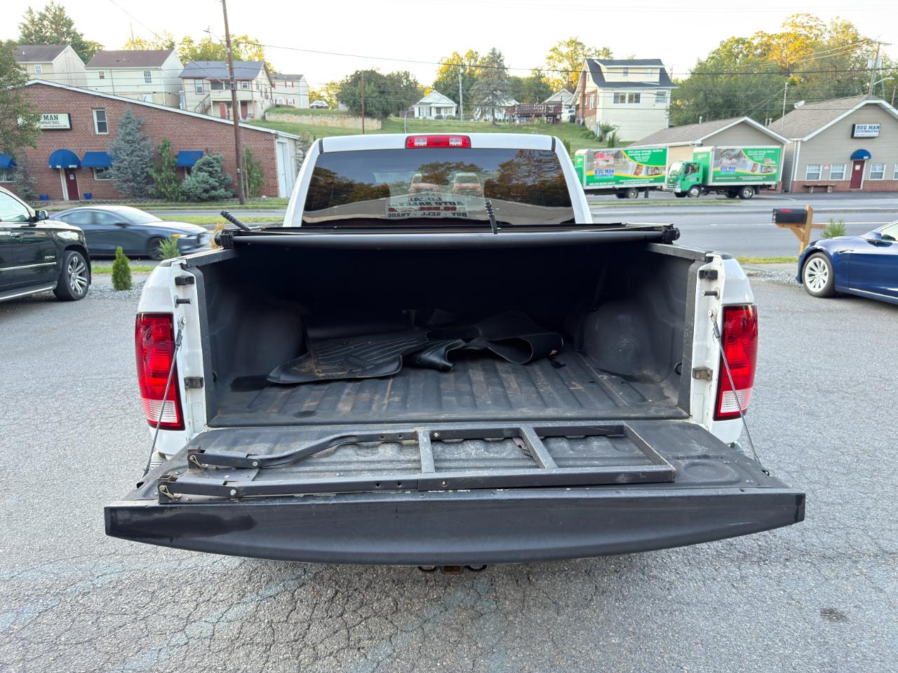 RAM 1500 4WD Crew Cab 140.5" Tradesman 2016