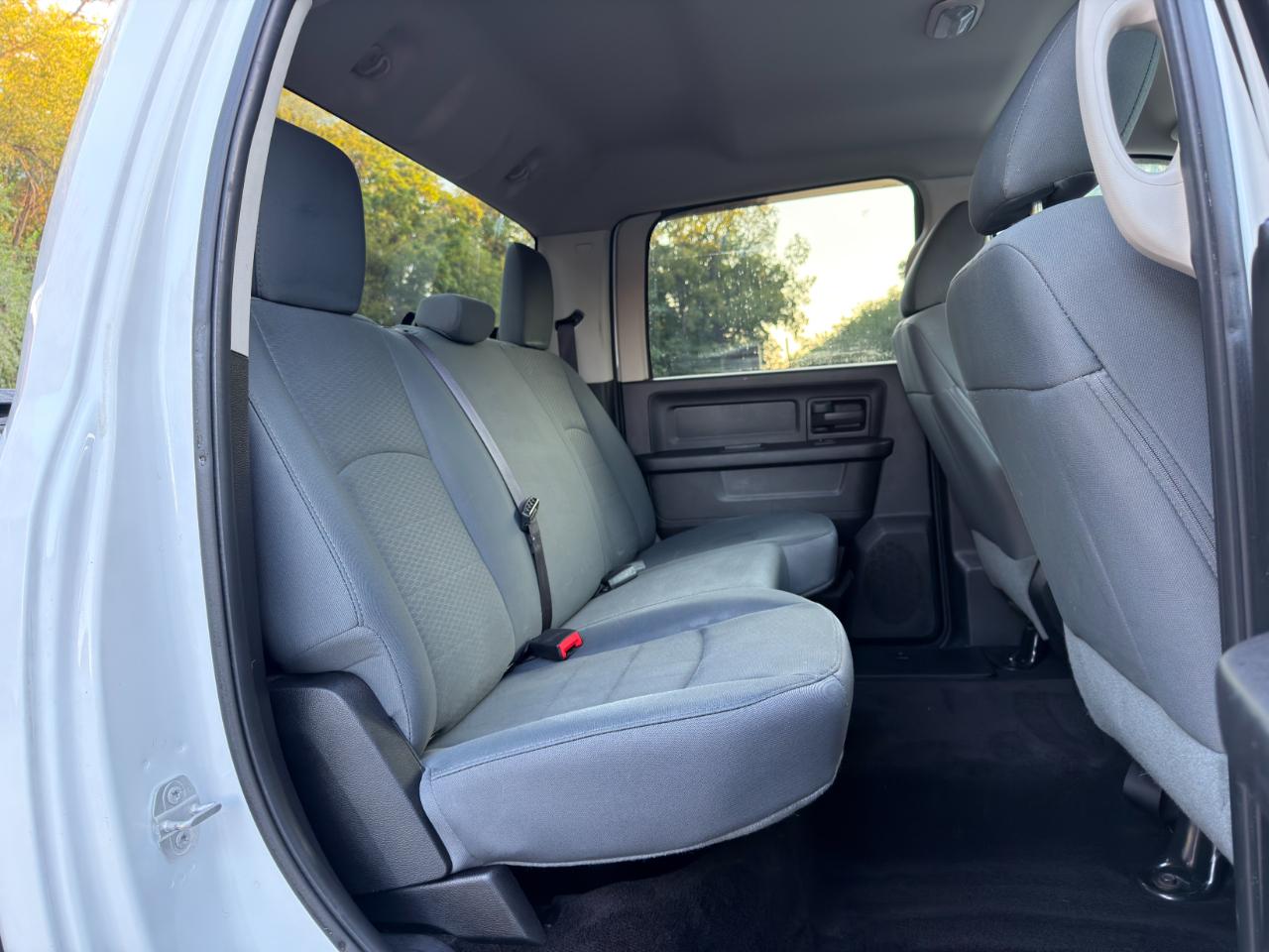 RAM 1500 4WD Crew Cab 140.5" Tradesman 2016