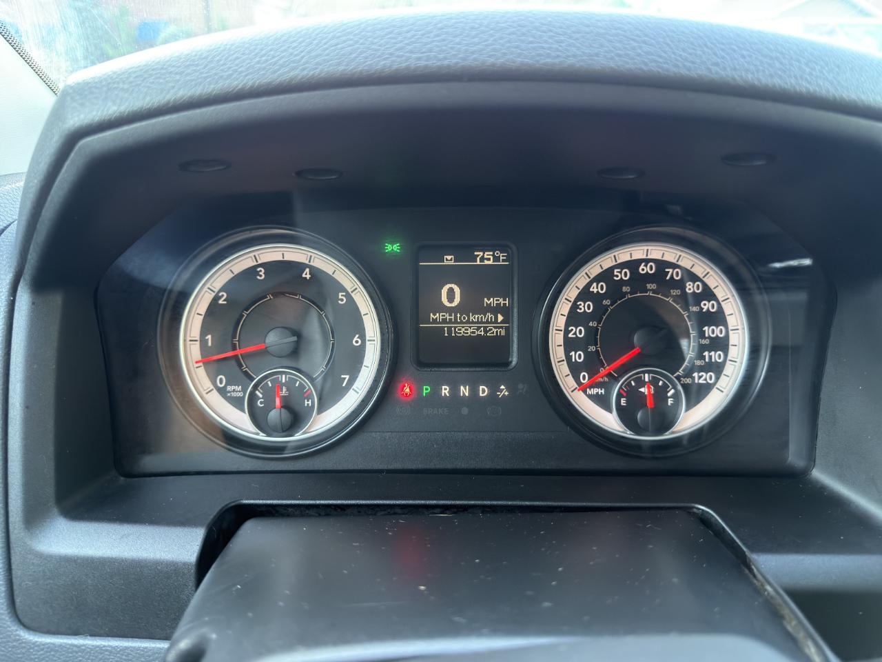 RAM 1500 4WD Crew Cab 140.5" Tradesman 2016