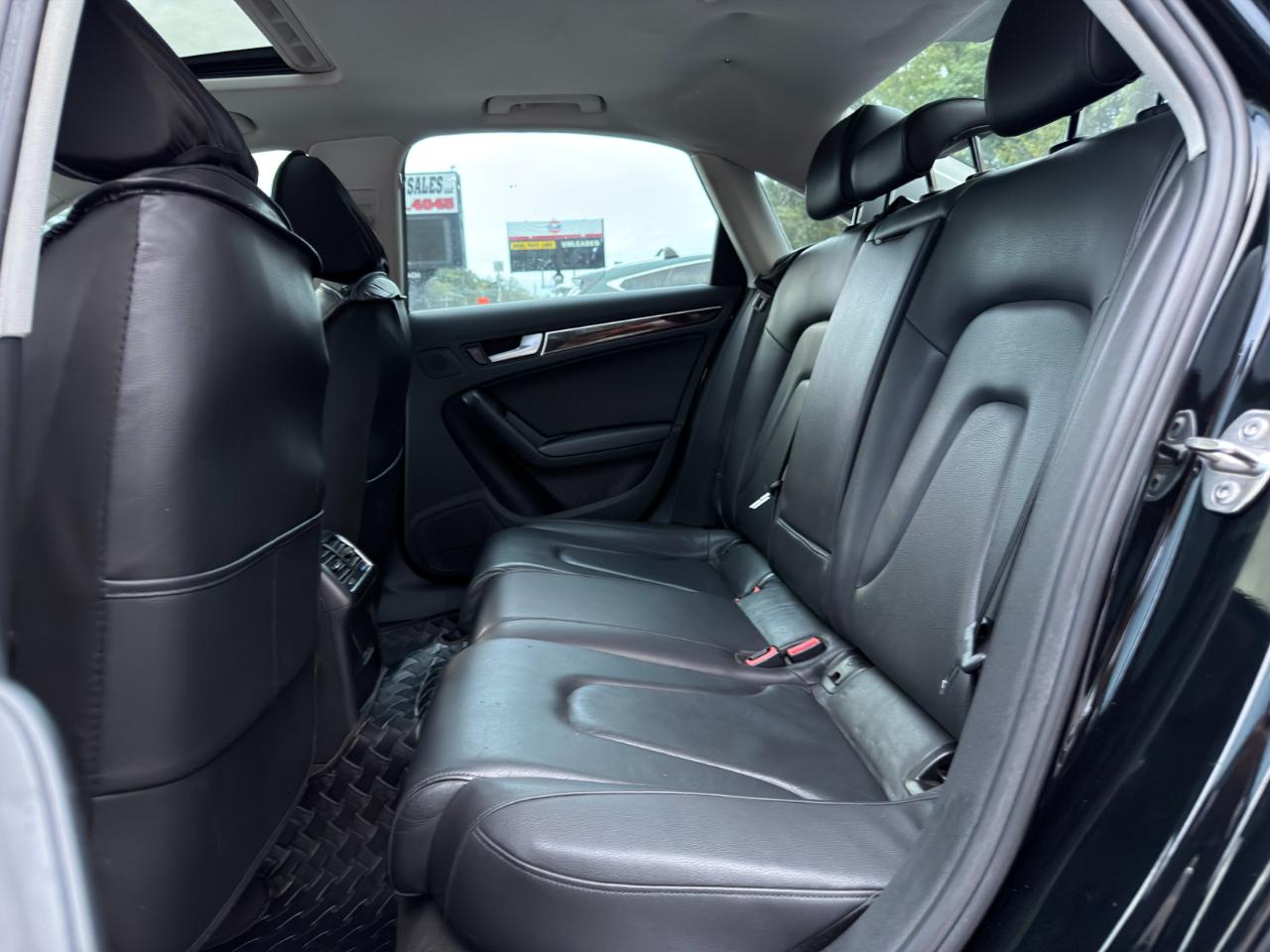 Audi A4 4dr Sdn Auto quattro 2.0T Premium Plus 2011