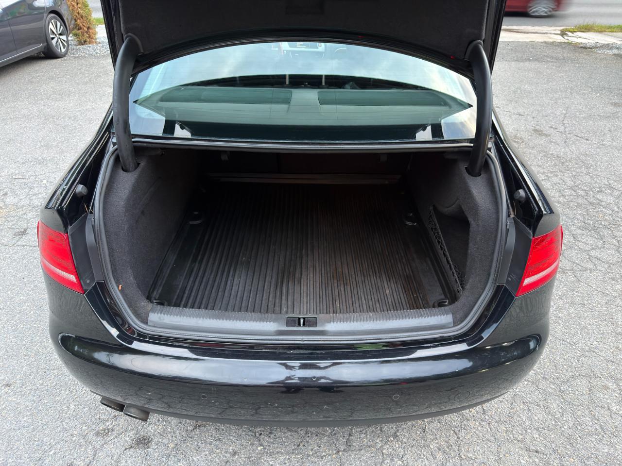 Audi A4 4dr Sdn Auto quattro 2.0T Premium Plus 2011