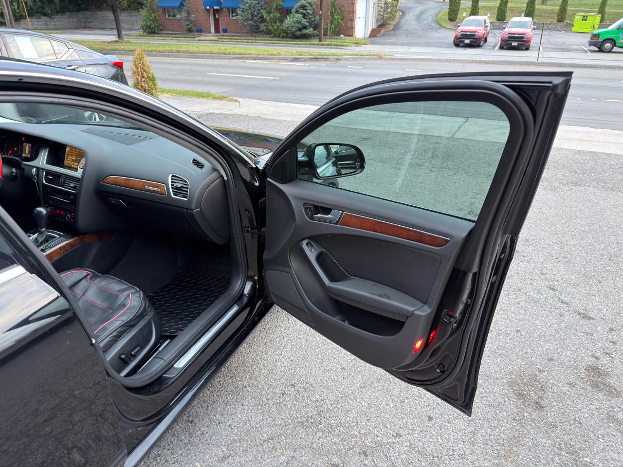 Audi A4 4dr Sdn Auto quattro 2.0T Premium Plus 2011