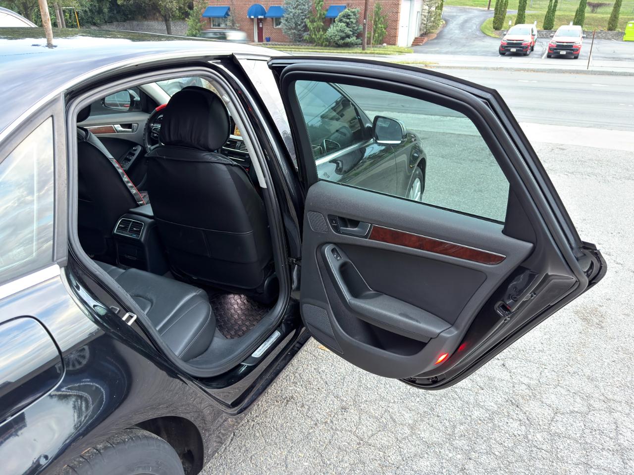Audi A4 4dr Sdn Auto quattro 2.0T Premium Plus 2011
