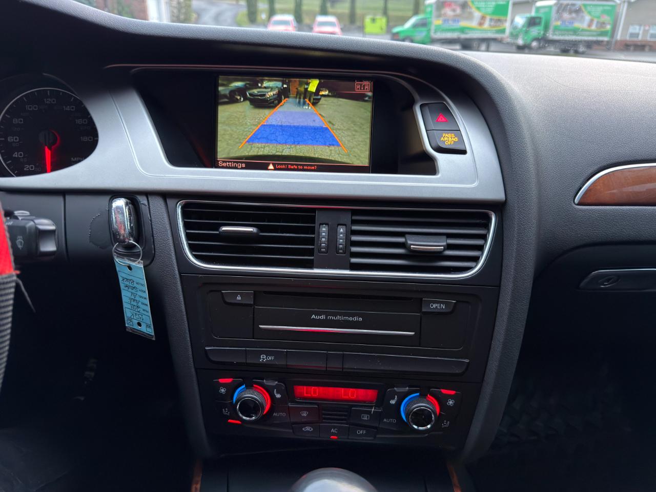Audi A4 4dr Sdn Auto quattro 2.0T Premium Plus 2011