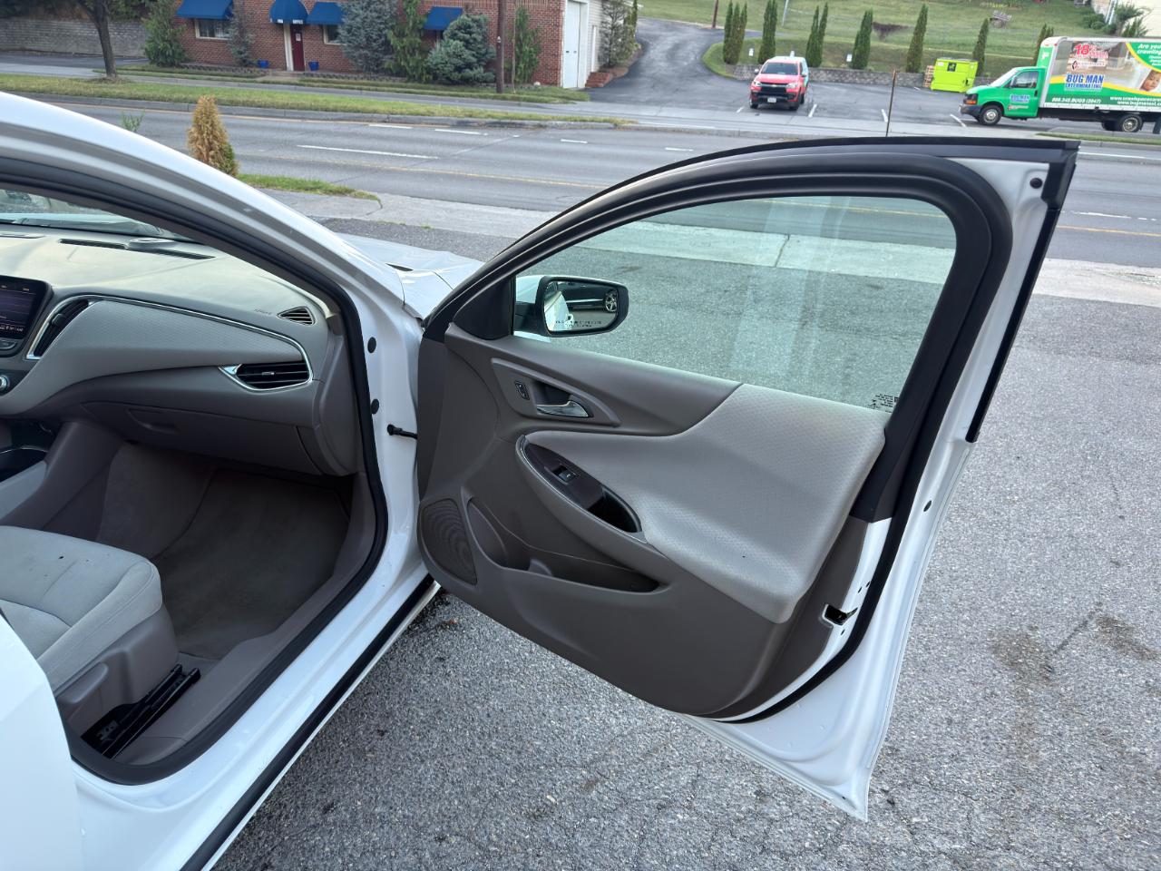 Chevrolet Malibu 4dr Sdn LT 2021