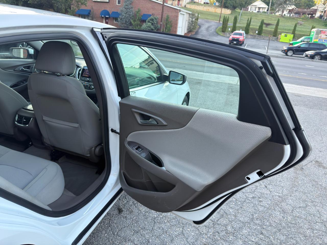 Chevrolet Malibu 4dr Sdn LT 2021