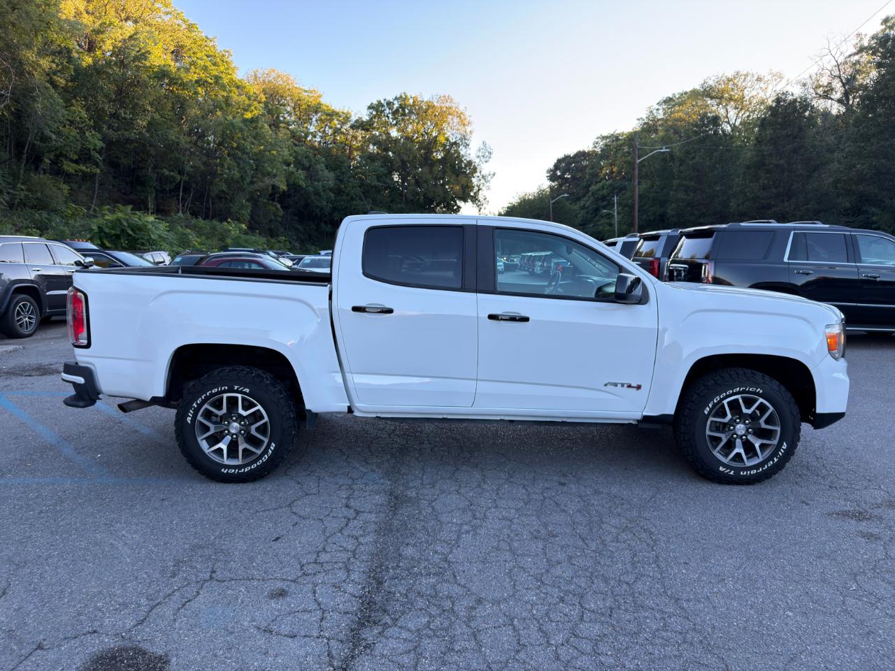 GMC Canyon 4WD Crew Cab 128" AT4 w/Leather 2022