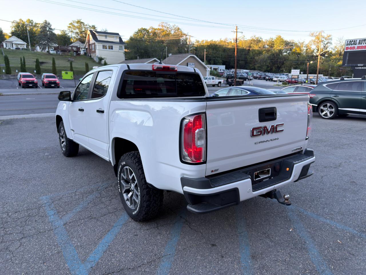 GMC Canyon 4WD Crew Cab 128" AT4 w/Leather 2022