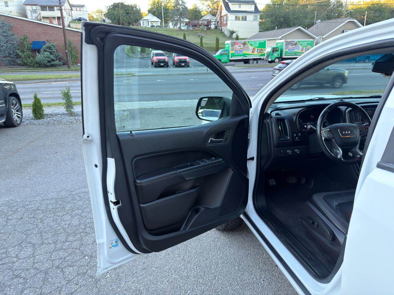 GMC Canyon 4WD Crew Cab 128" AT4 w/Leather 2022