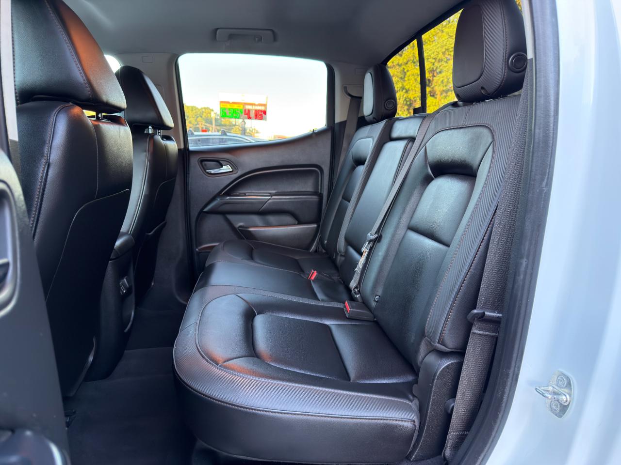 GMC Canyon 4WD Crew Cab 128" AT4 w/Leather 2022