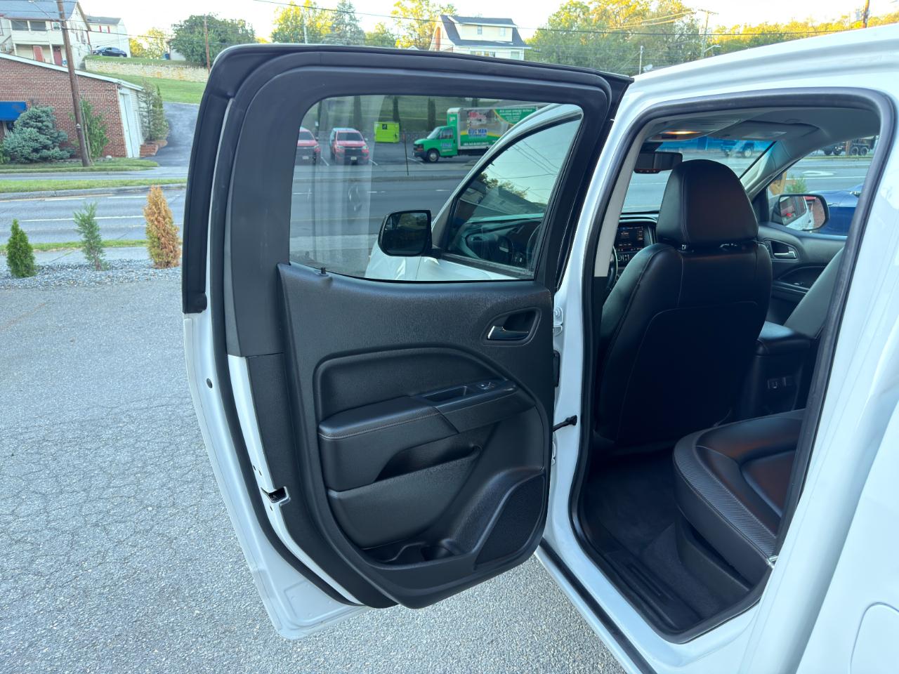 GMC Canyon 4WD Crew Cab 128" AT4 w/Leather 2022