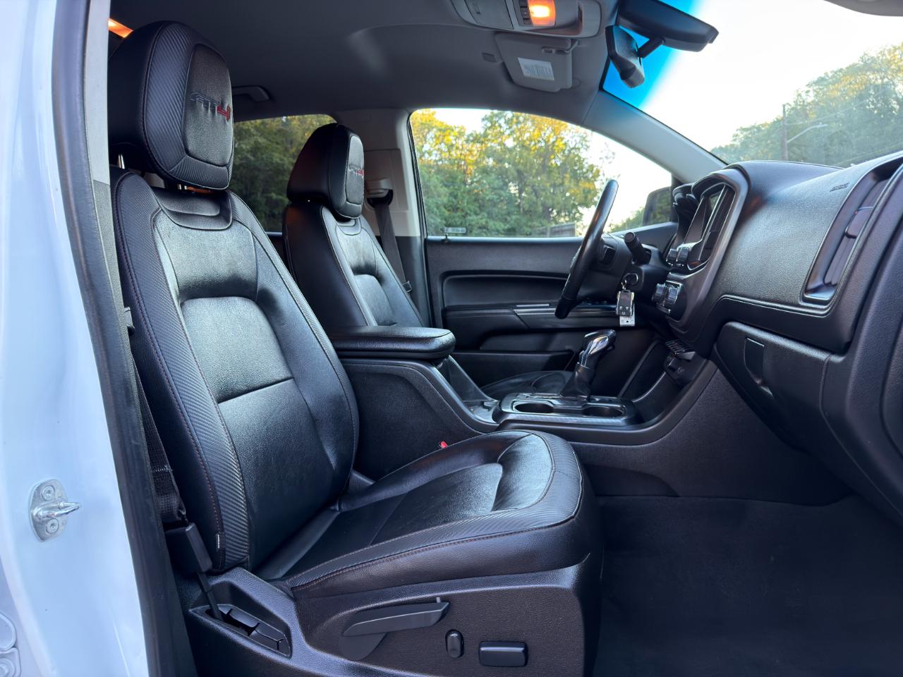 GMC Canyon 4WD Crew Cab 128" AT4 w/Leather 2022