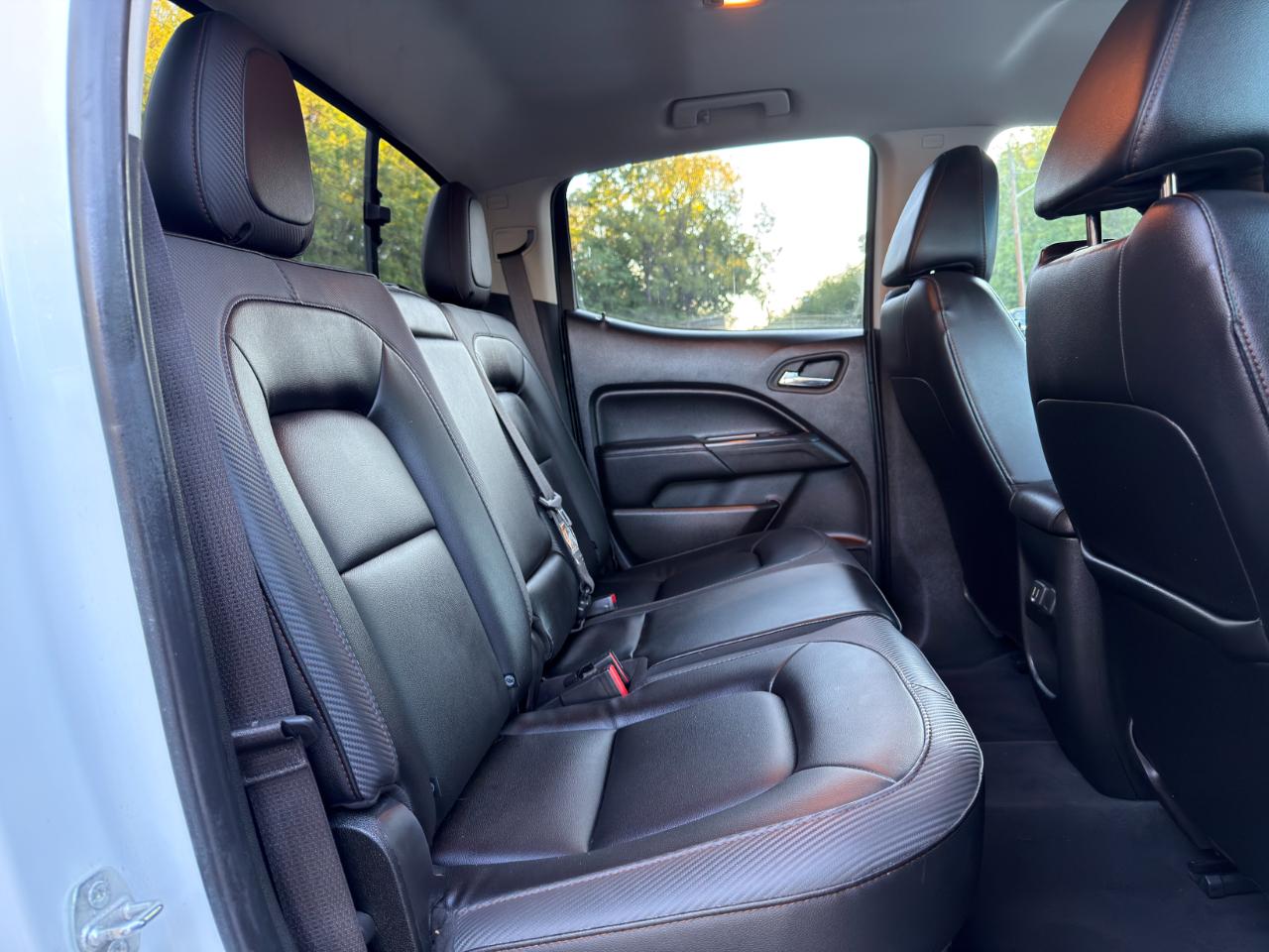 GMC Canyon 4WD Crew Cab 128" AT4 w/Leather 2022
