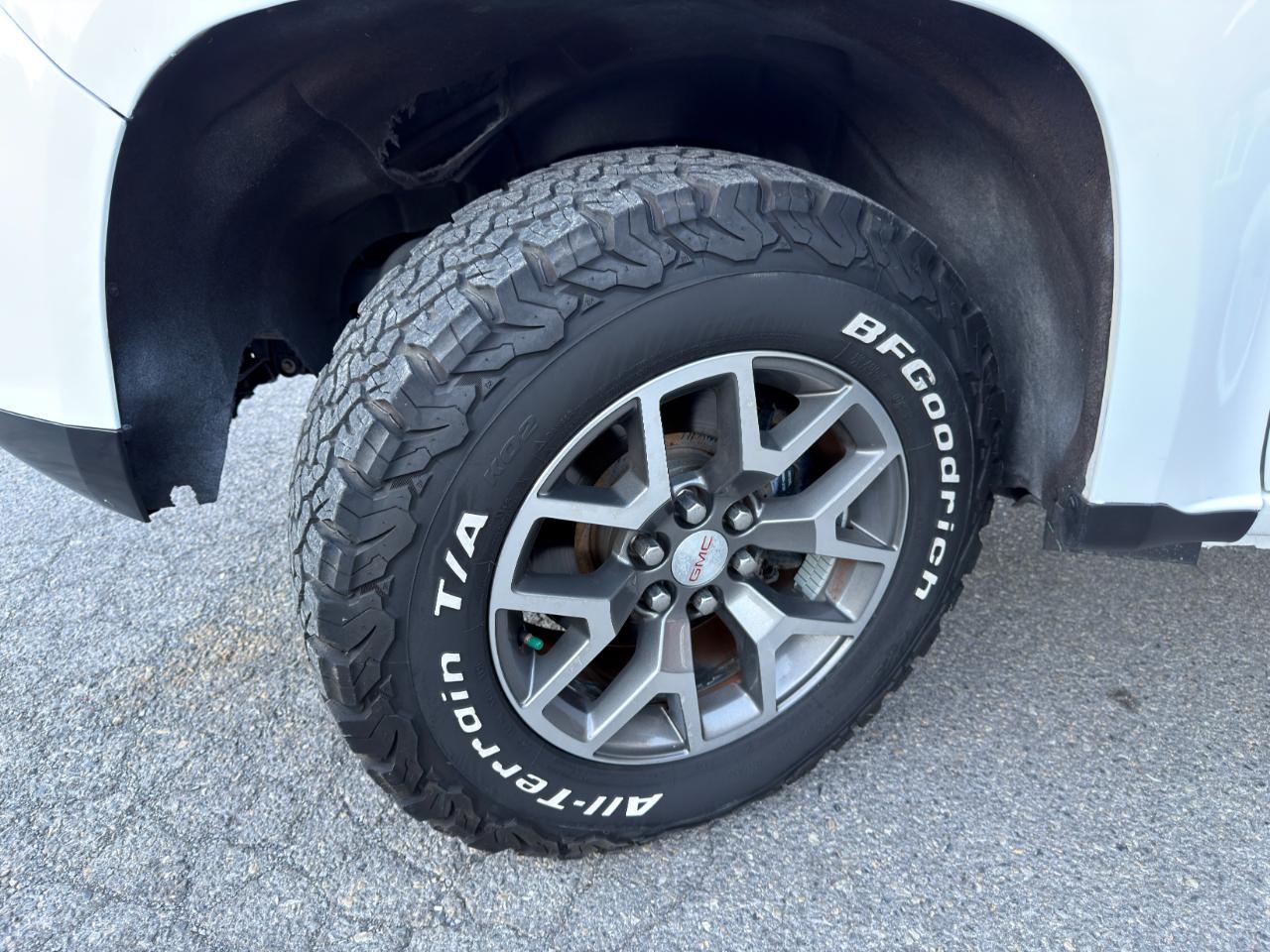 GMC Canyon 4WD Crew Cab 128" AT4 w/Leather 2022