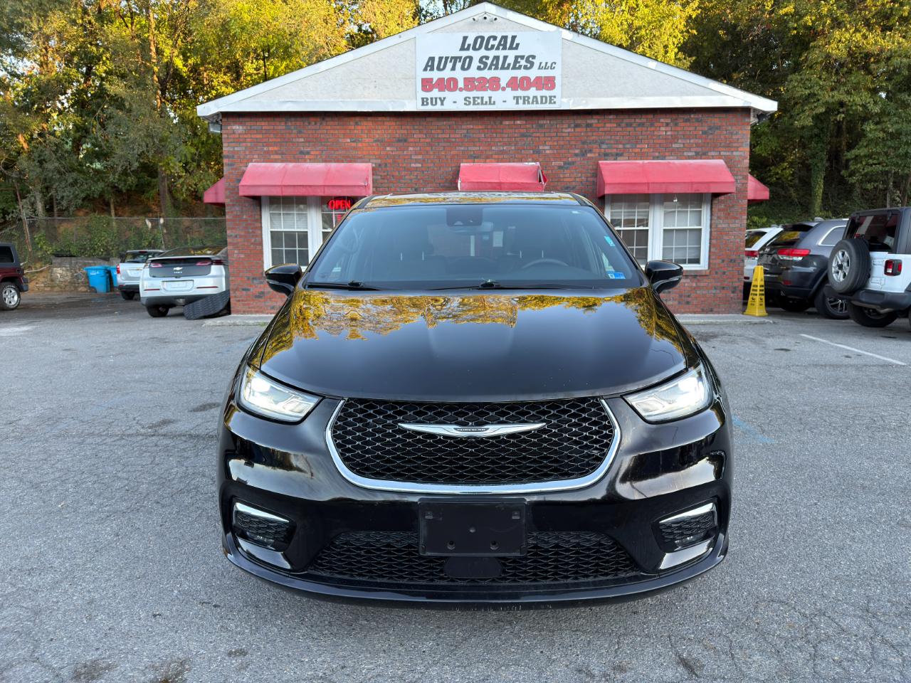 Chrysler Pacifica Touring FWD 2024