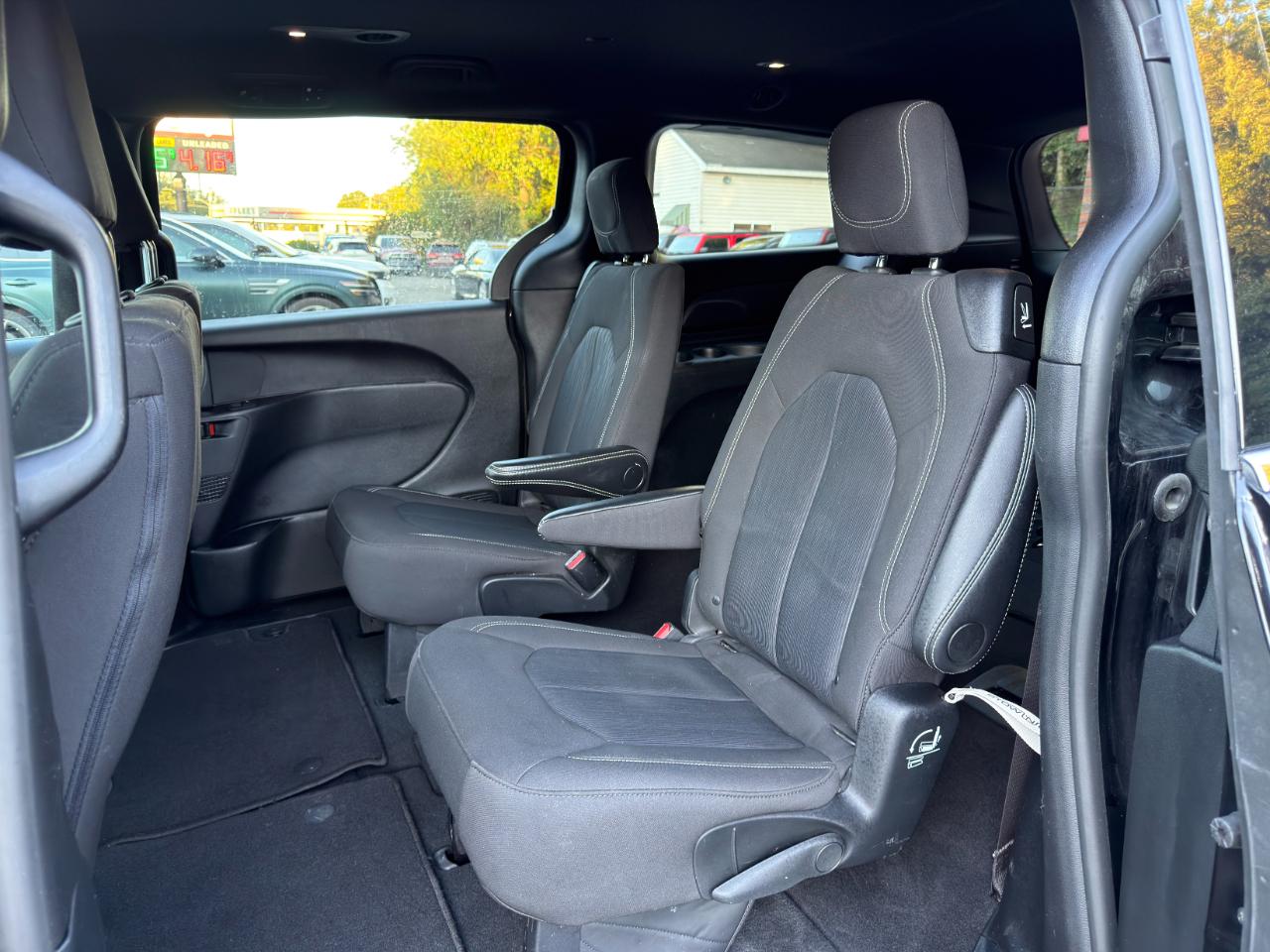 Chrysler Pacifica Touring FWD 2024