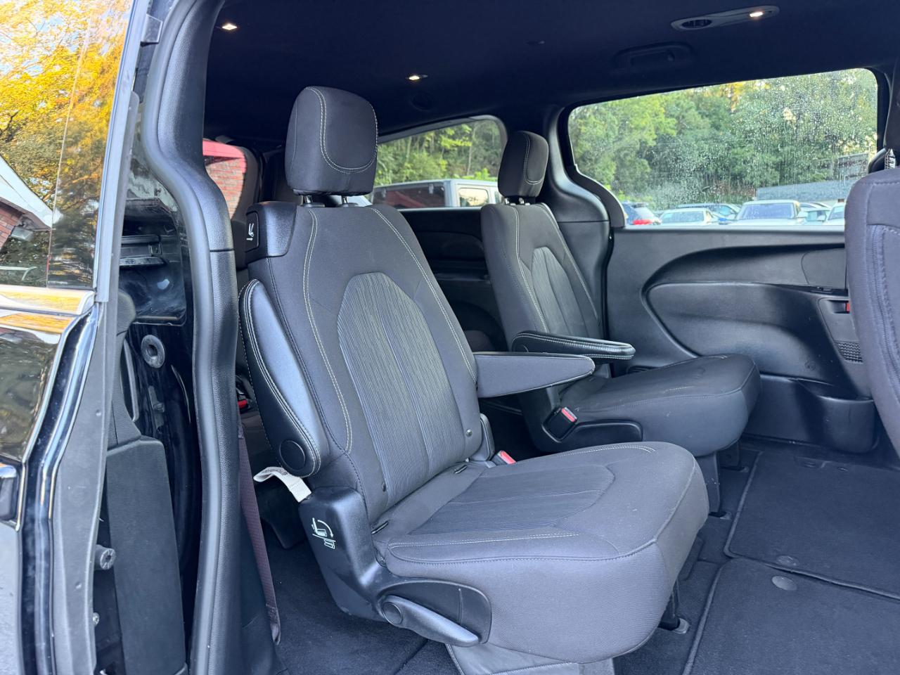 Chrysler Pacifica Touring FWD 2024