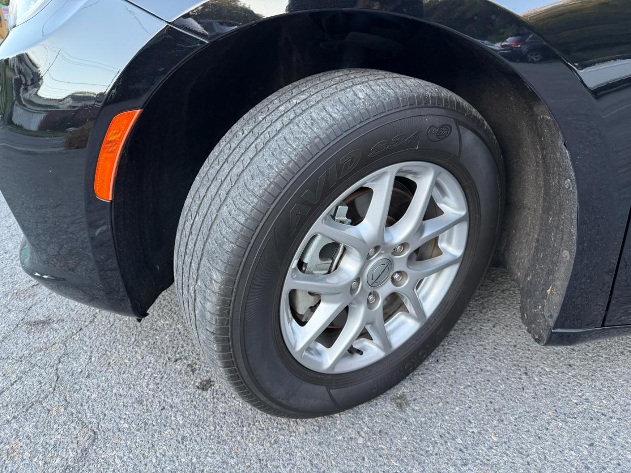 Chrysler Pacifica Touring FWD 2024