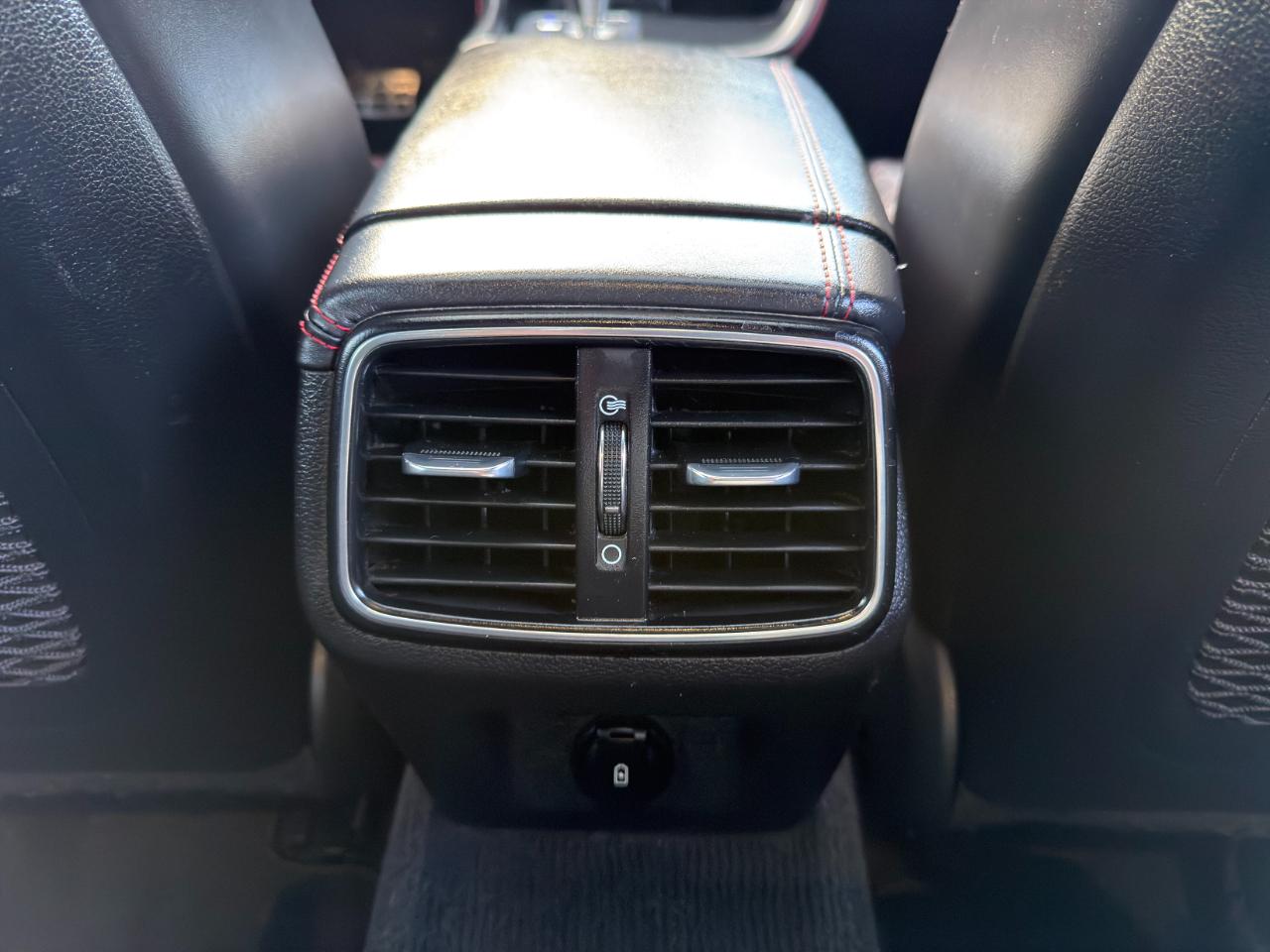 Genesis G70 2.0T Advanced RWD 2019