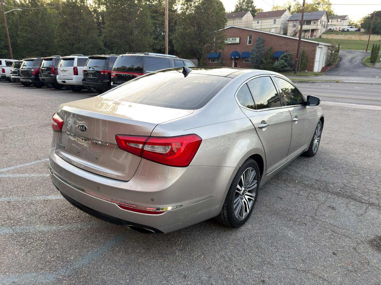 Kia Cadenza 4dr Sdn Premium 2015