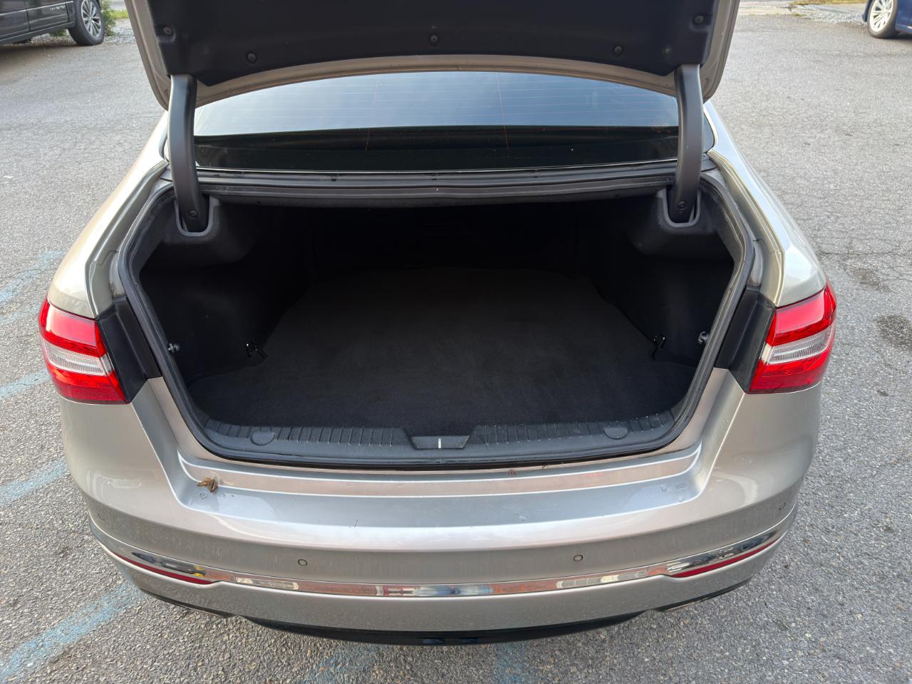 Kia Cadenza 4dr Sdn Premium 2015
