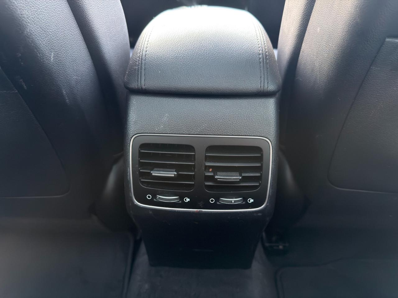 Kia Cadenza 4dr Sdn Premium 2015