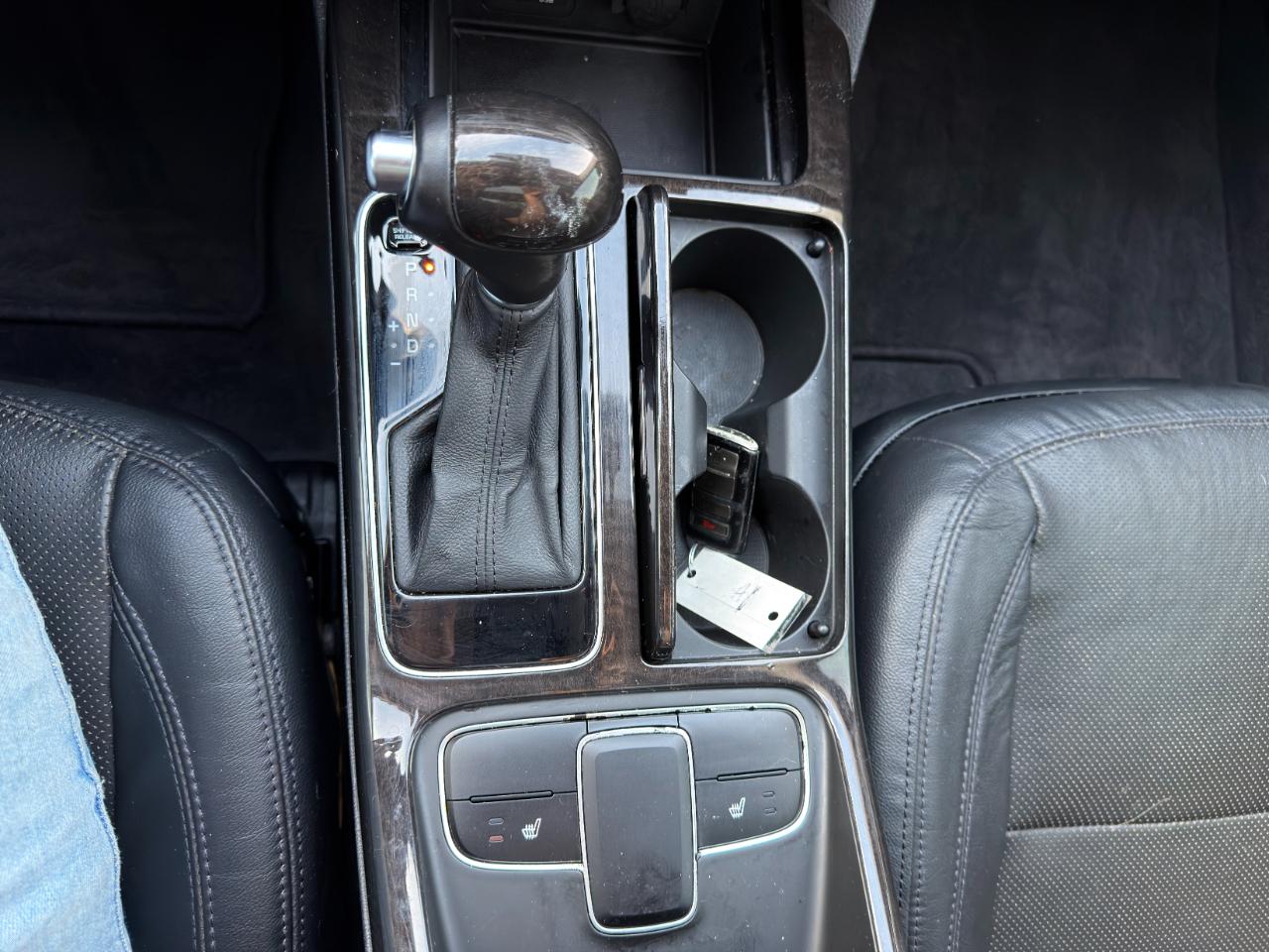 Kia Cadenza 4dr Sdn Premium 2015