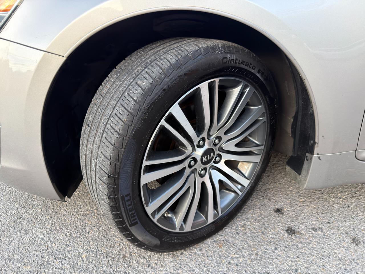 Kia Cadenza 4dr Sdn Premium 2015