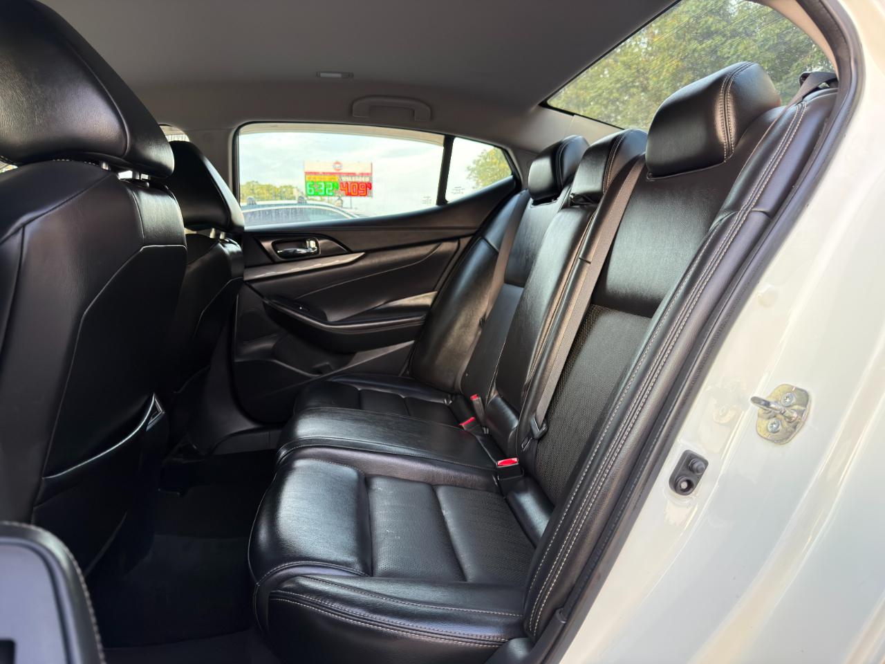 Nissan Maxima SV 3.5L 2018