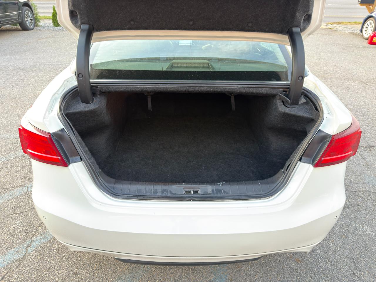 Nissan Maxima SV 3.5L 2018