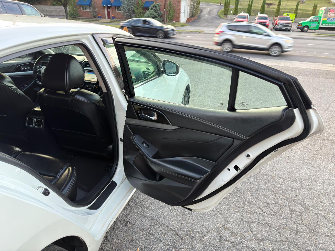 Nissan Maxima SV 3.5L 2018