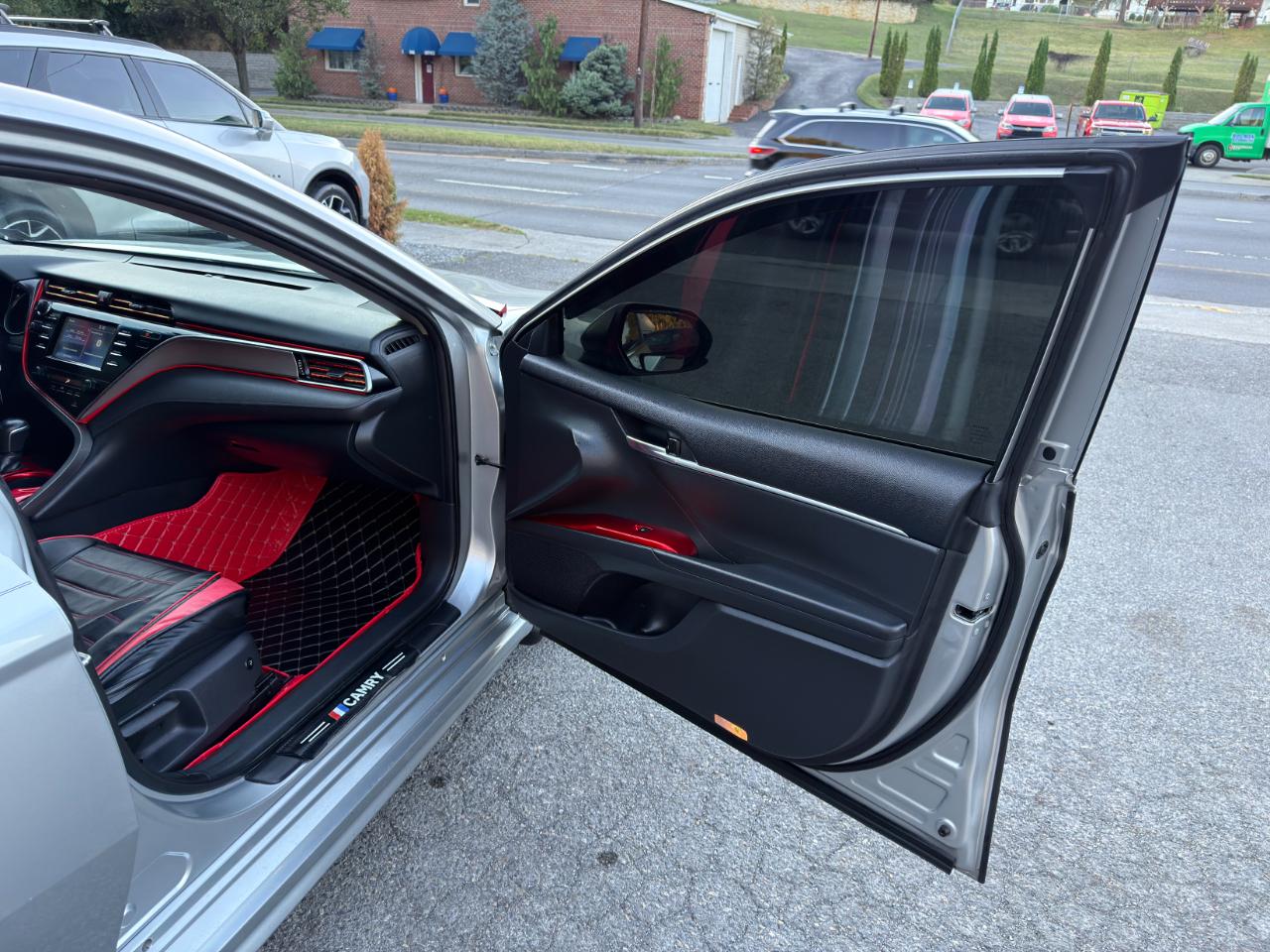 Toyota Camry XLE Auto (Natl) 2018