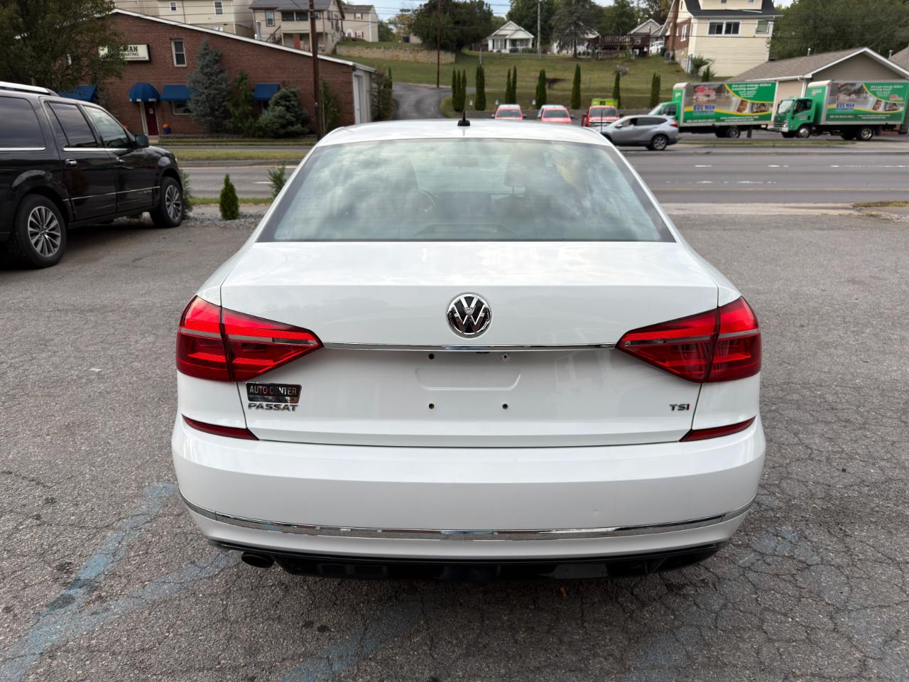 Volkswagen Passat 4dr Sdn 1.8T Auto S PZEV 2016
