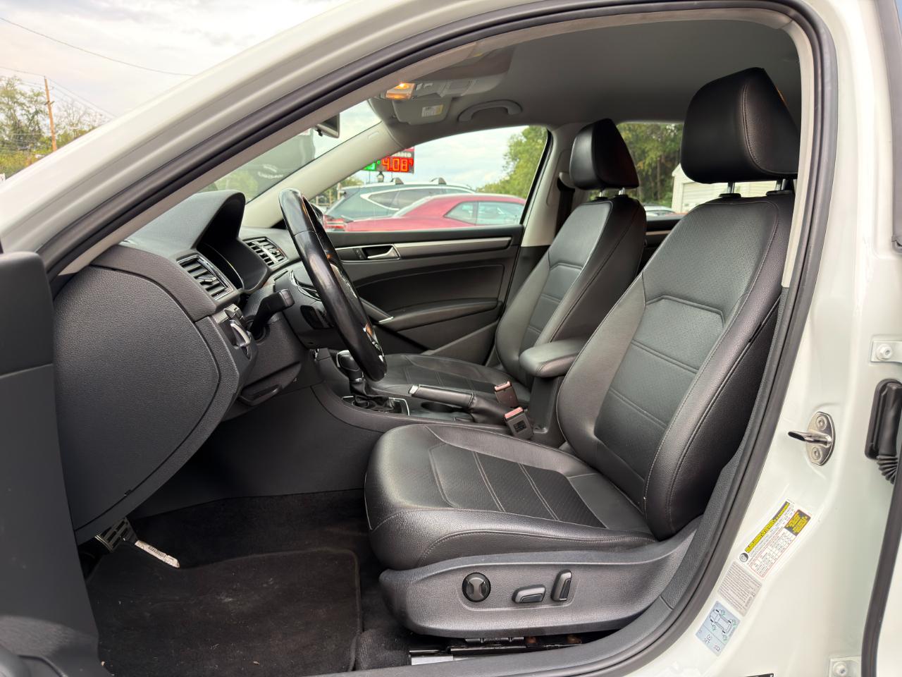 Volkswagen Passat 4dr Sdn 1.8T Auto S PZEV 2016