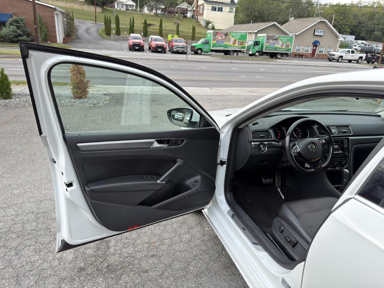 Volkswagen Passat 4dr Sdn 1.8T Auto S PZEV 2016