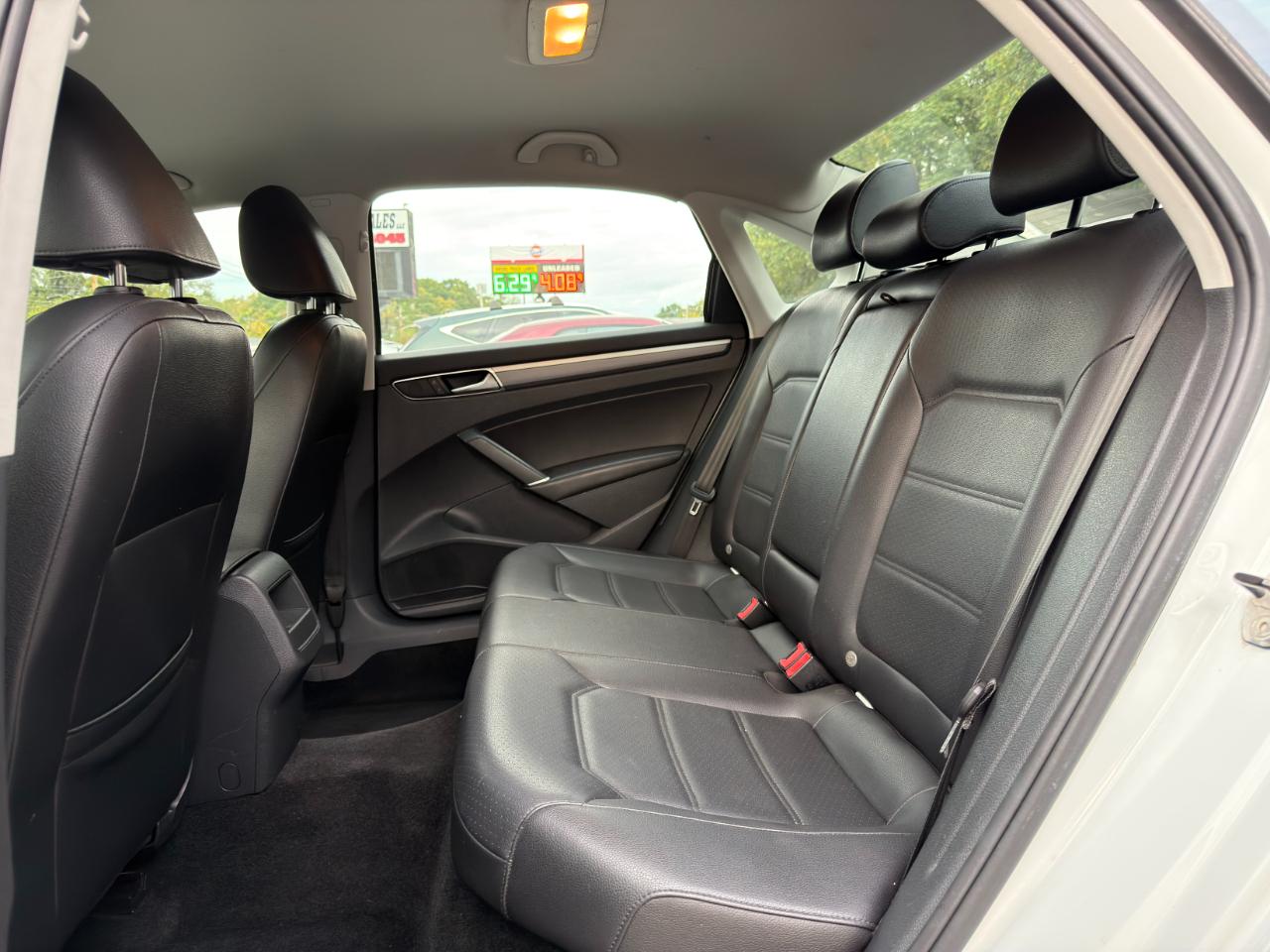 Volkswagen Passat 4dr Sdn 1.8T Auto S PZEV 2016