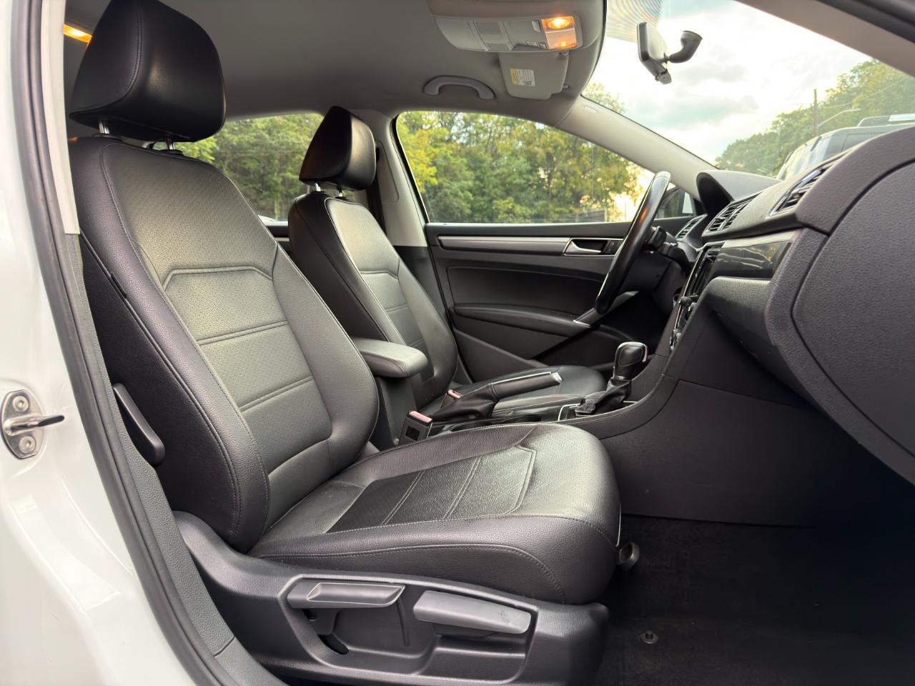 Volkswagen Passat 4dr Sdn 1.8T Auto S PZEV 2016