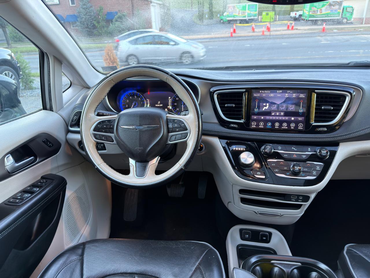 Chrysler Pacifica Limited FWD 2018
