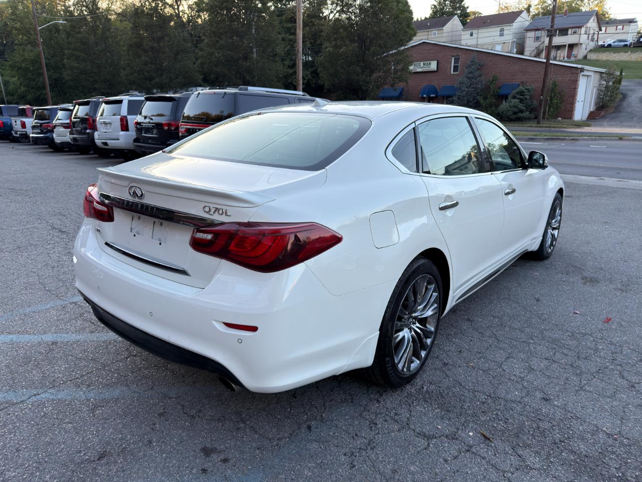 Infiniti Q70L 3.7 LUXE AWD 2019
