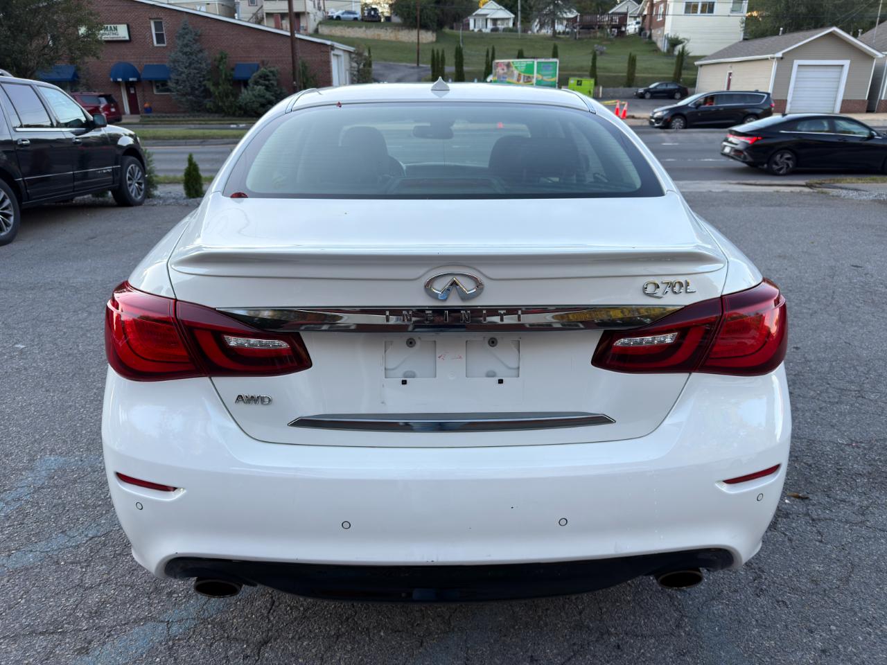 Infiniti Q70L 3.7 LUXE AWD 2019
