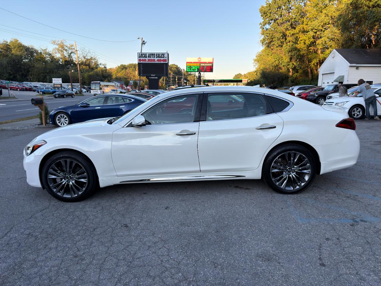 Infiniti Q70L 3.7 LUXE AWD 2019