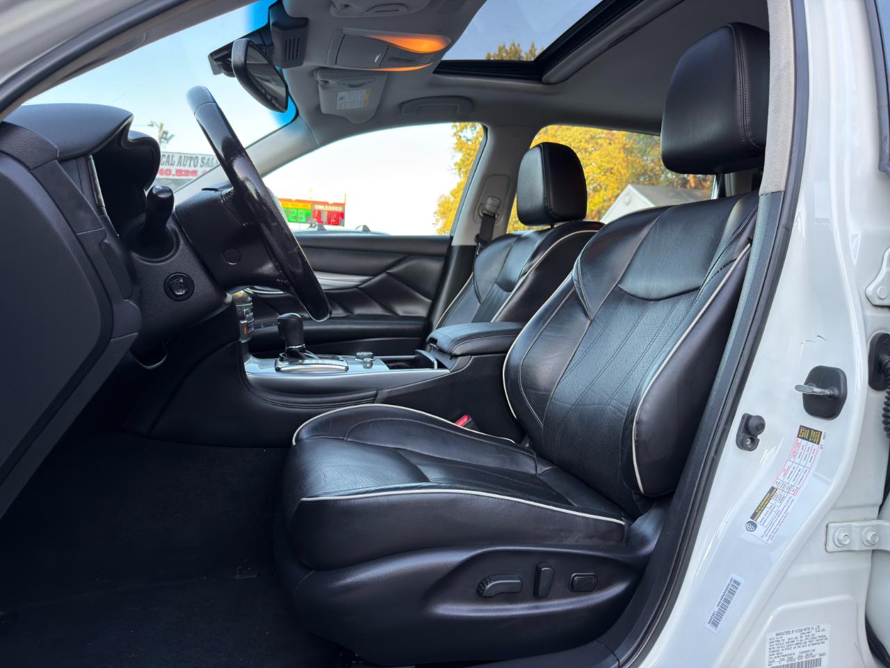 Infiniti Q70L 3.7 LUXE AWD 2019