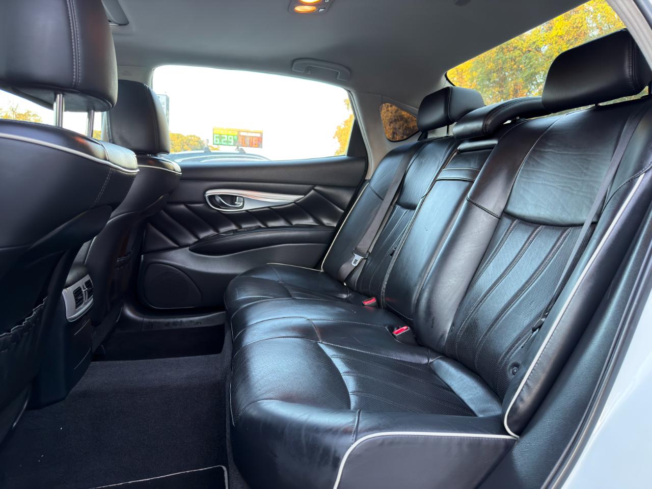 Infiniti Q70L 3.7 LUXE AWD 2019
