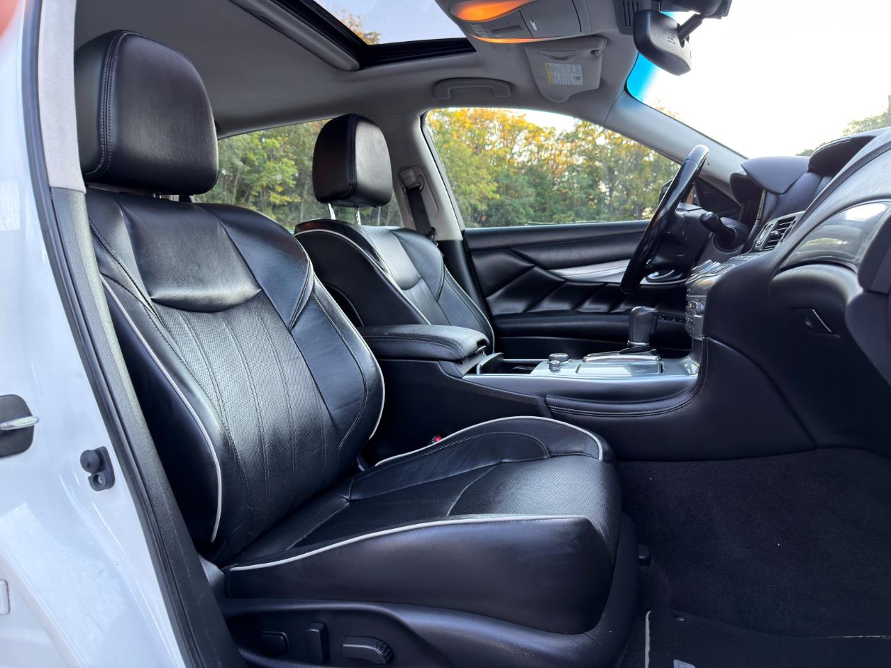 Infiniti Q70L 3.7 LUXE AWD 2019
