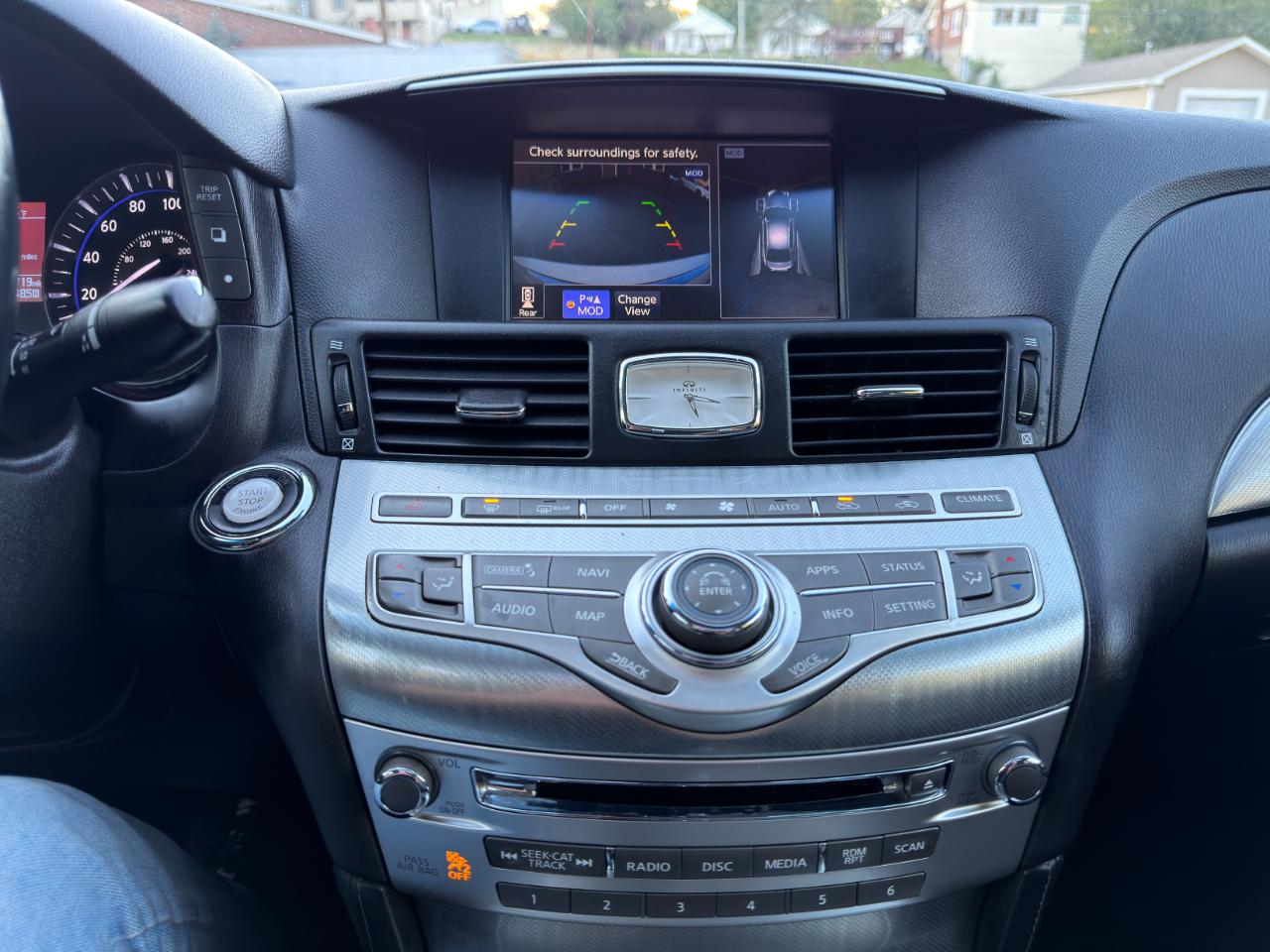Infiniti Q70L 3.7 LUXE AWD 2019