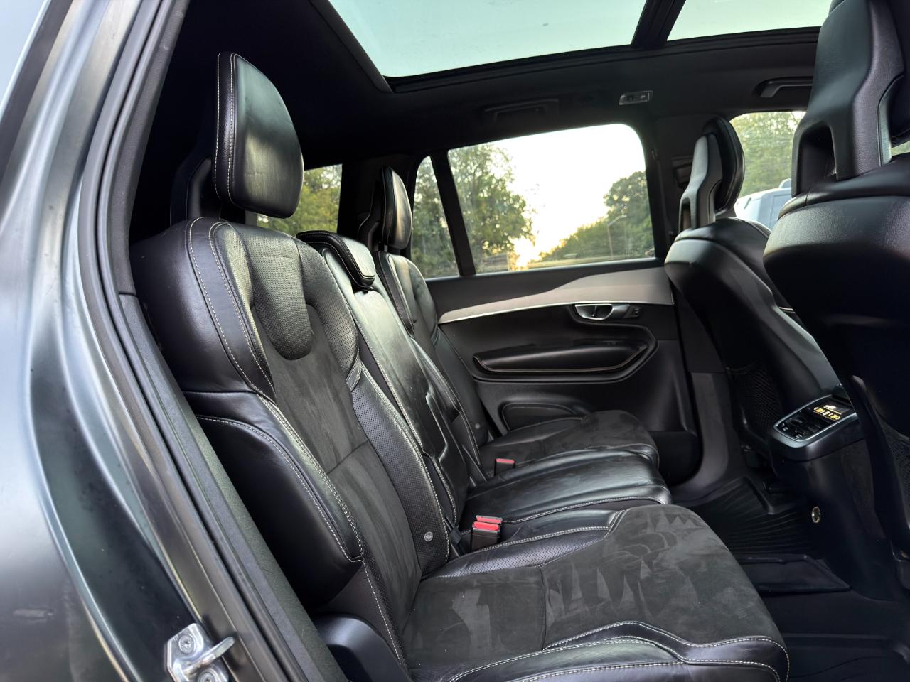 Volvo XC90 T6 AWD 7-Passenger R-Design 2017