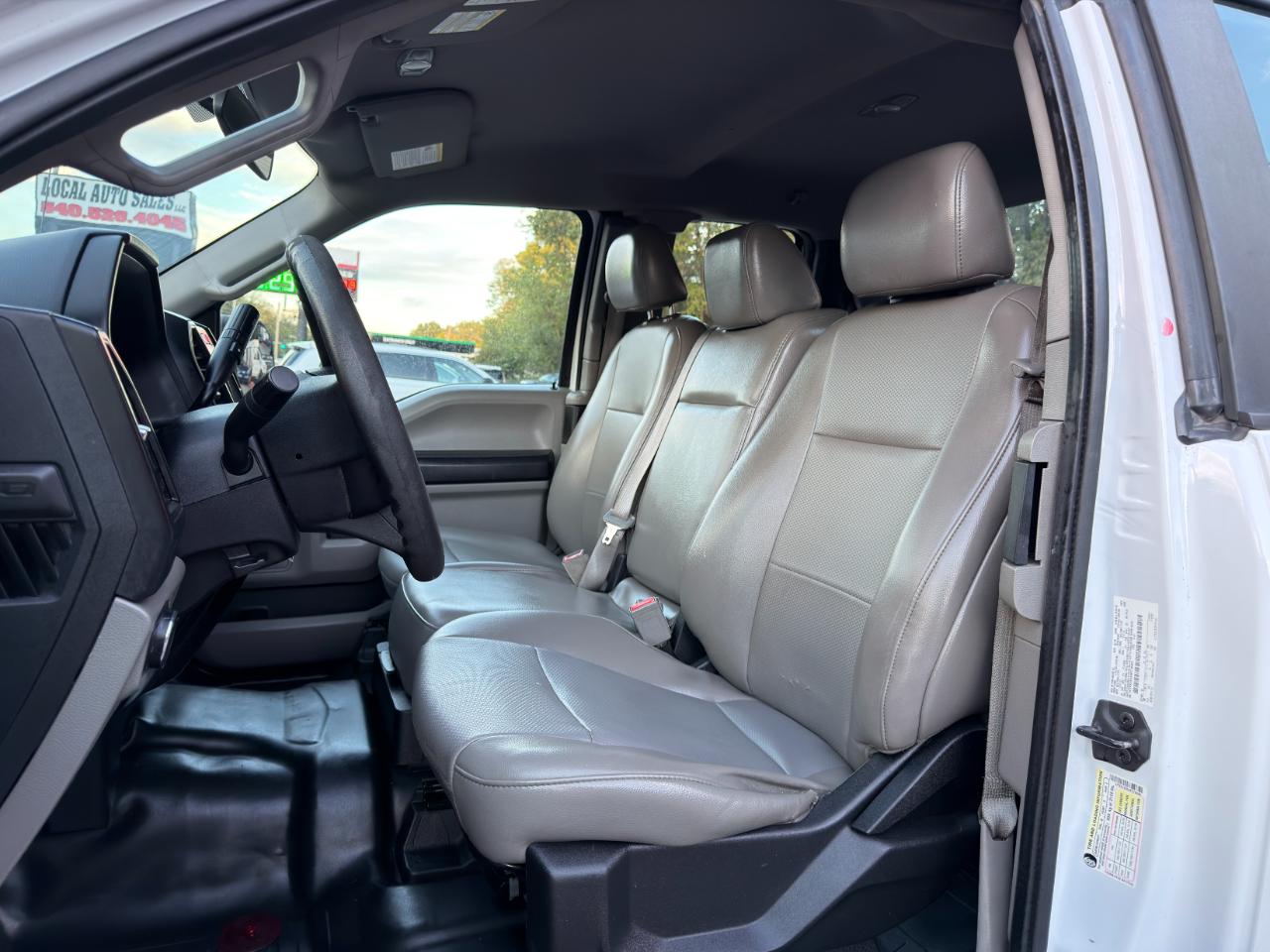 Ford F-150 Lariat 4WD SuperCab 8' Box 2018