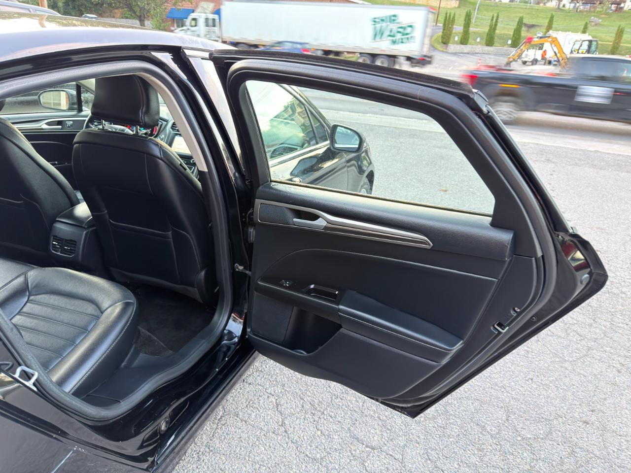 Ford Fusion SE FWD 2018