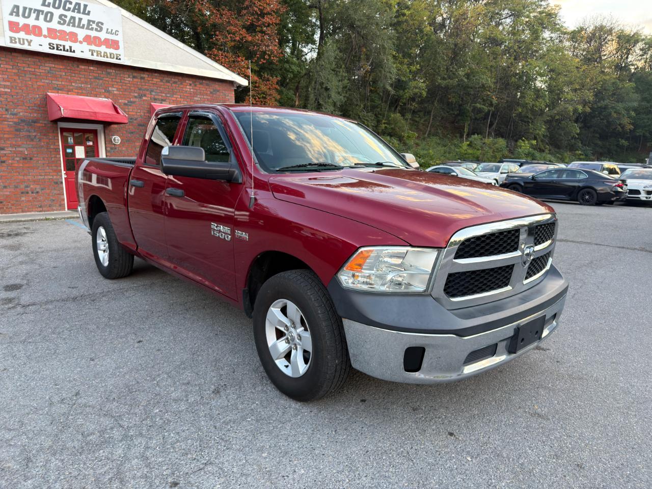 RAM 1500 4WD Quad Cab 140.5" ST 2015