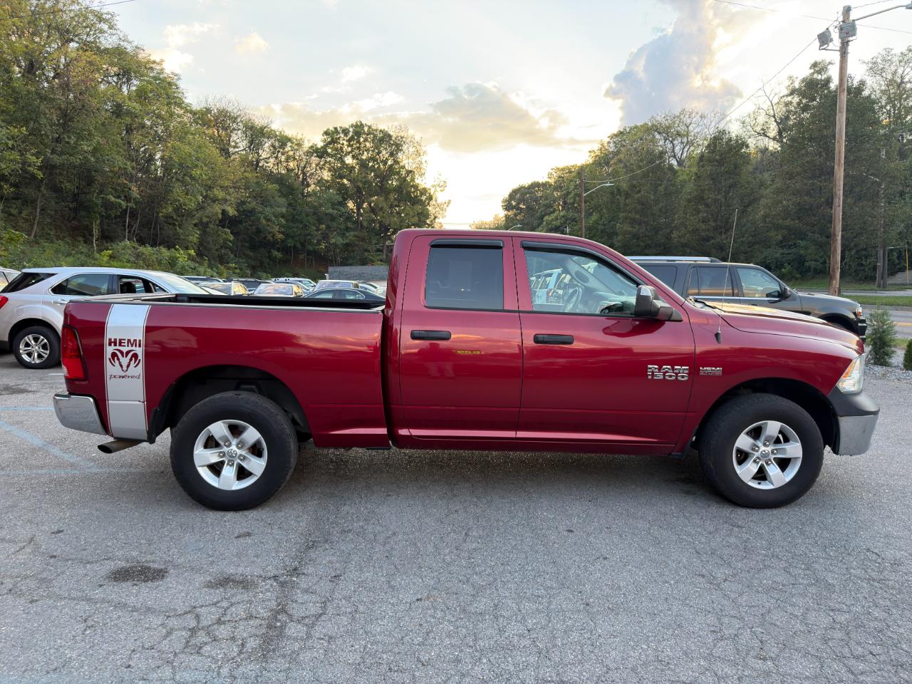 RAM 1500 4WD Quad Cab 140.5" ST 2015
